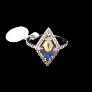 New ring iridescent diamond shape